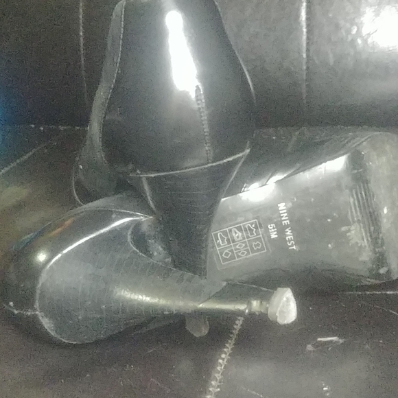 Ladies Booties - Picture 3 of 3